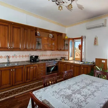 Apartment Casa Vacanze Con Piscina Positano